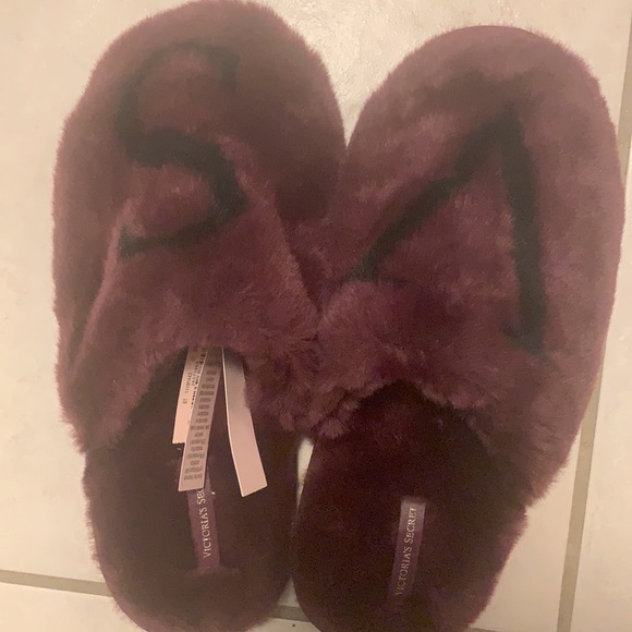 Victoria’s Secret slippers - Picture 4 of 4
